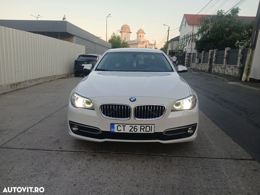 BMW Seria 5 520d Aut. Luxury Line - 2