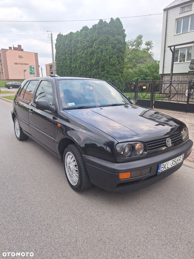 Volkswagen Golf 1.6 - 1