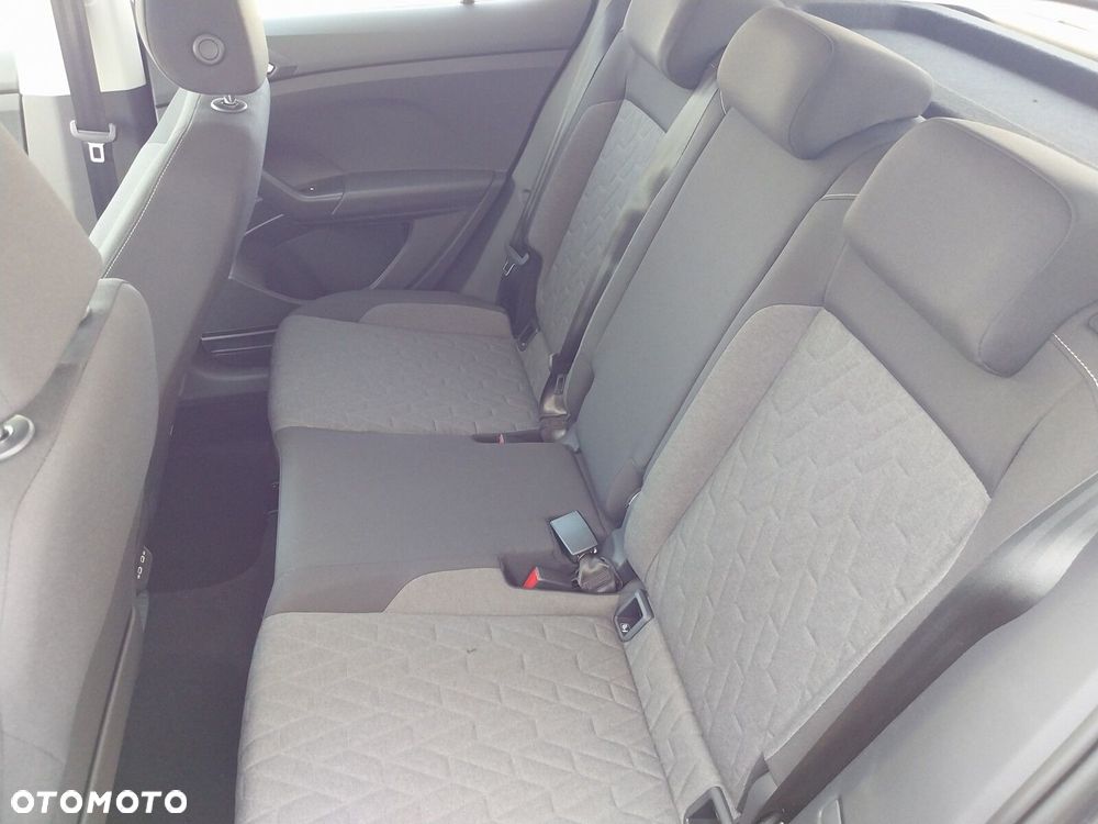 Volkswagen T-Cross - 16
