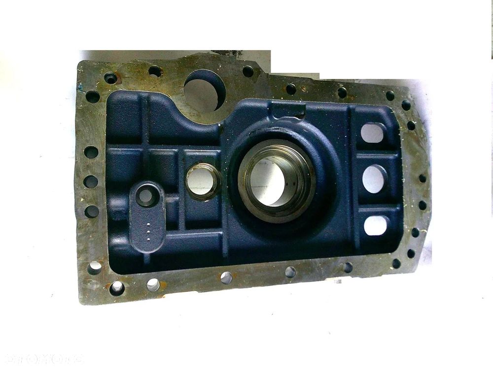 Pokrywa skrzyni biegów Case , New Hollad steyer t7060 - 7