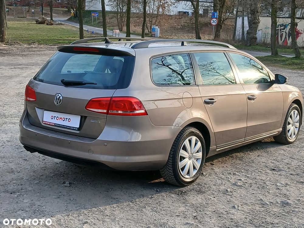 Volkswagen Passat - 18