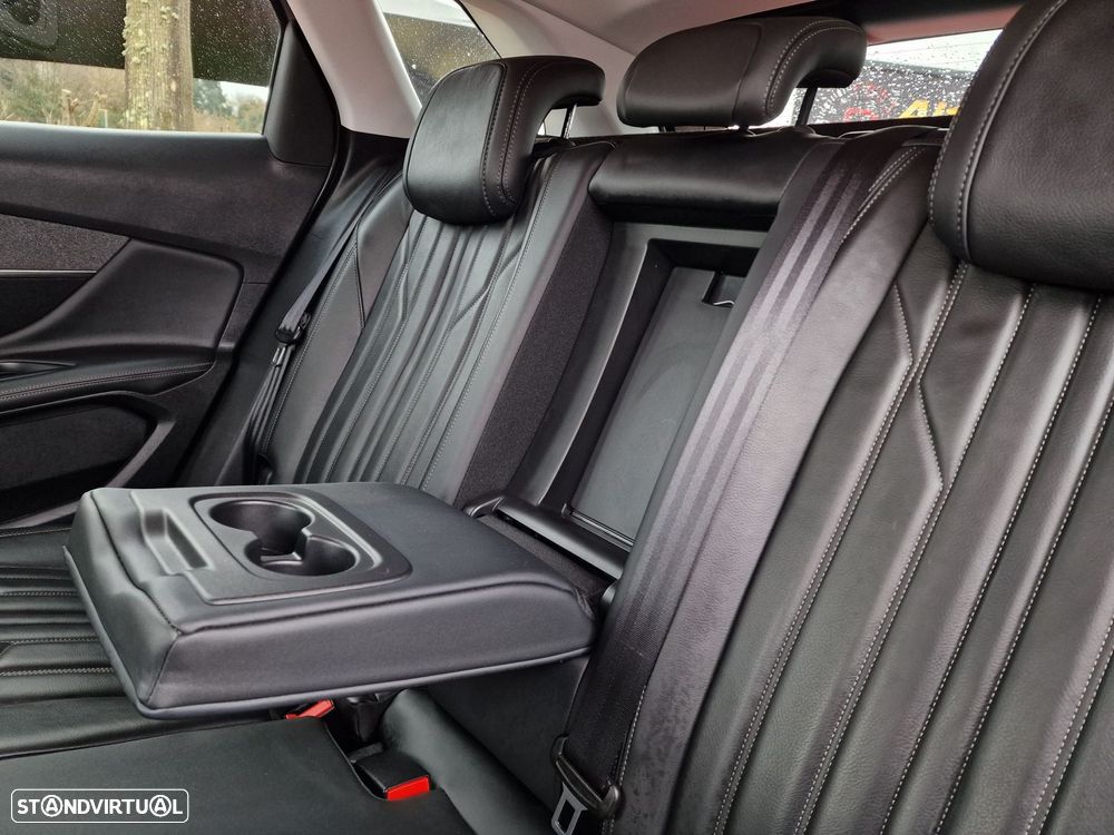 Peugeot 3008 1.2 PureTech Allure Pack EAT8 - 16