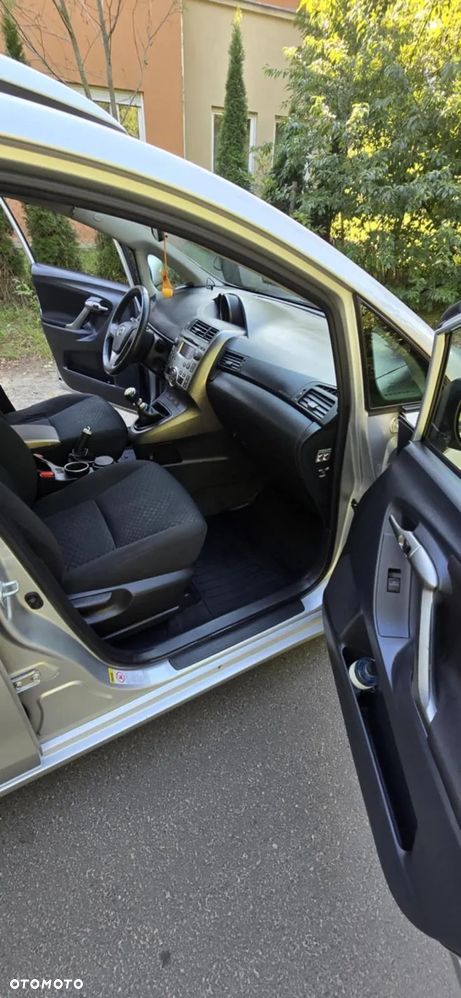 Toyota Verso 1.8 2010 7os - 10