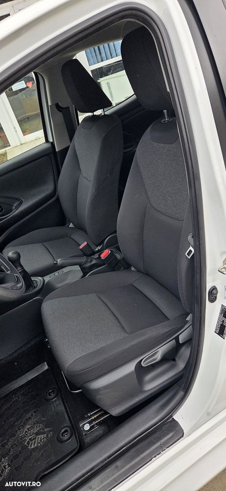 Toyota Yaris 1.0 L Eco - 11