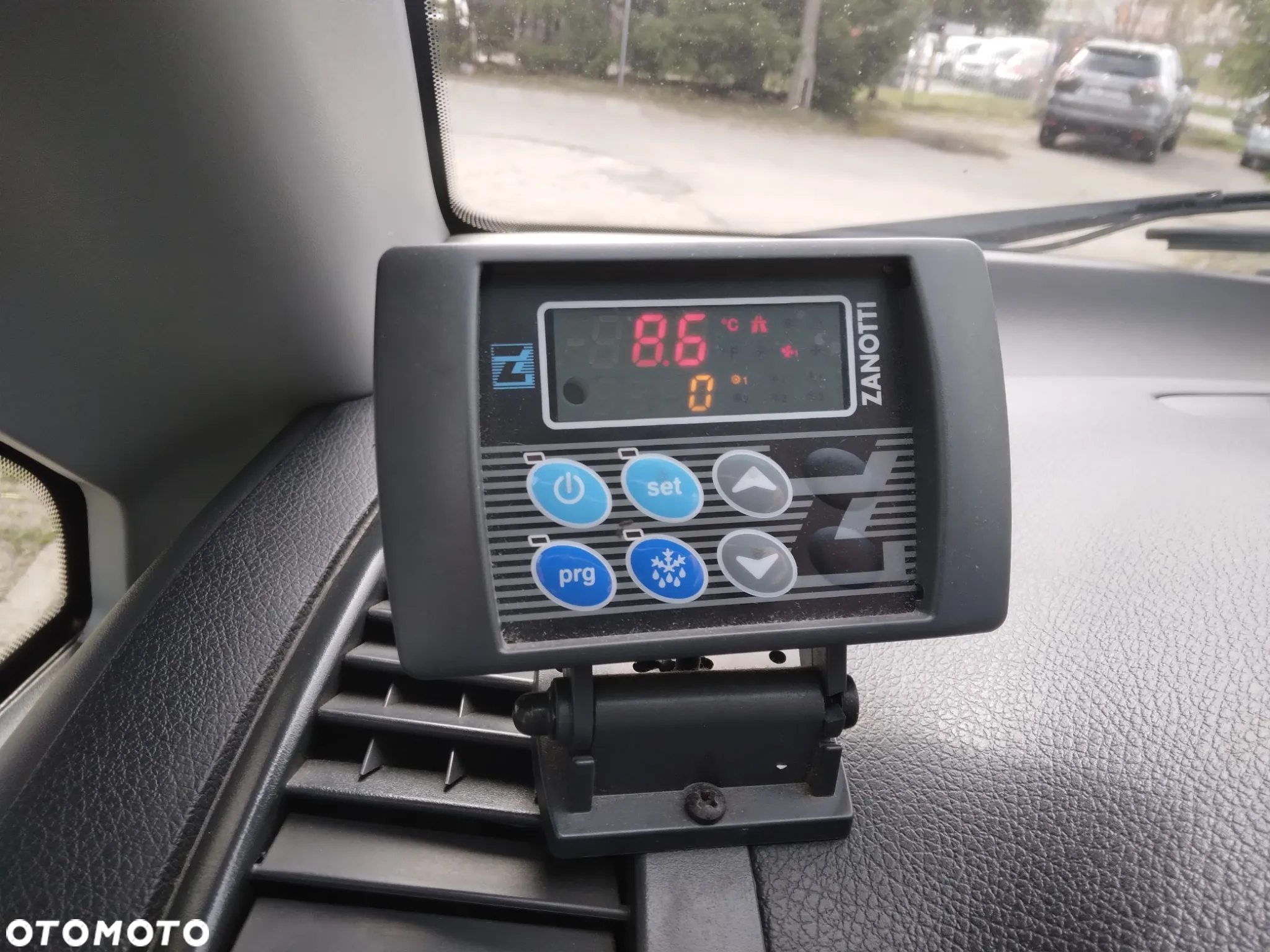 Mercedes-Benz Vito - 14