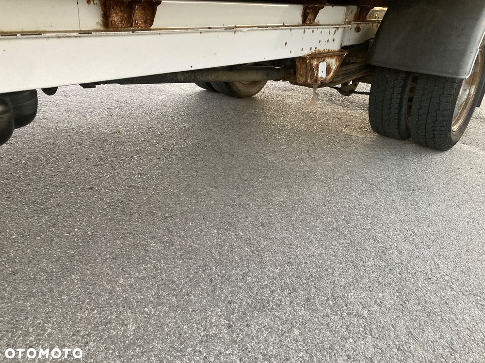 Mercedes-Benz Sprinter - 12