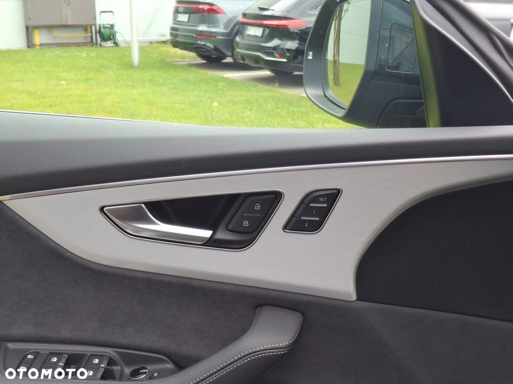 Audi Q8 - 32