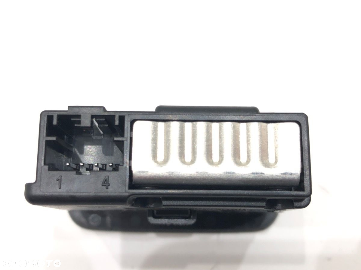 GNIAZDO PORT USB - 208.00 PLN - VW T-CROSS (C11) 2018 - 2022 1.0 TSi 85 kW [116 KM] benzyna 2018 - - 4