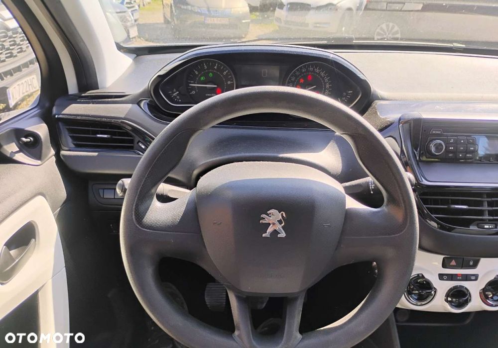 Peugeot 208 - 12