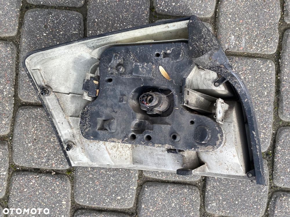 Lampa prawy tył Audi A4 B6 - 3