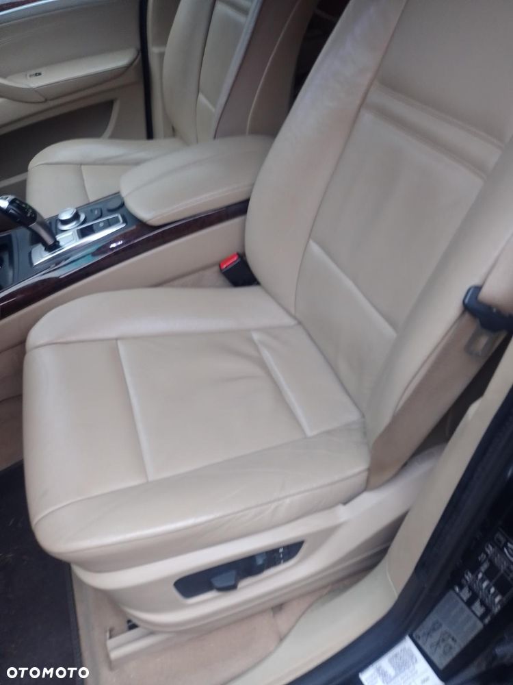 BMW X5 xDrive48i - 8