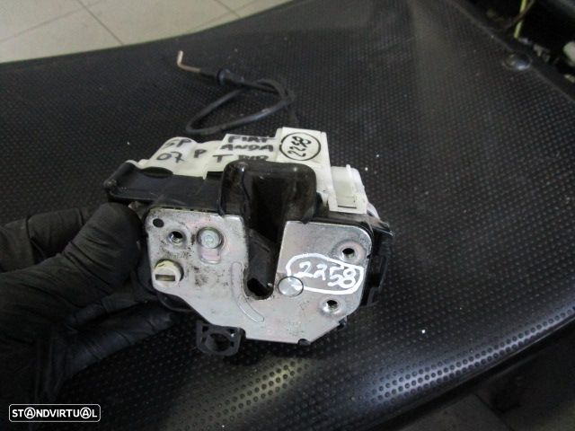 Fecho 51826983 FIAT PANDA 2007 TD ELETRICO - 2