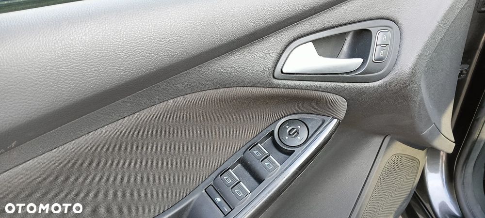 Ford Focus 1.5 TDCi DPF Start-Stopp-System ST-Line - 17