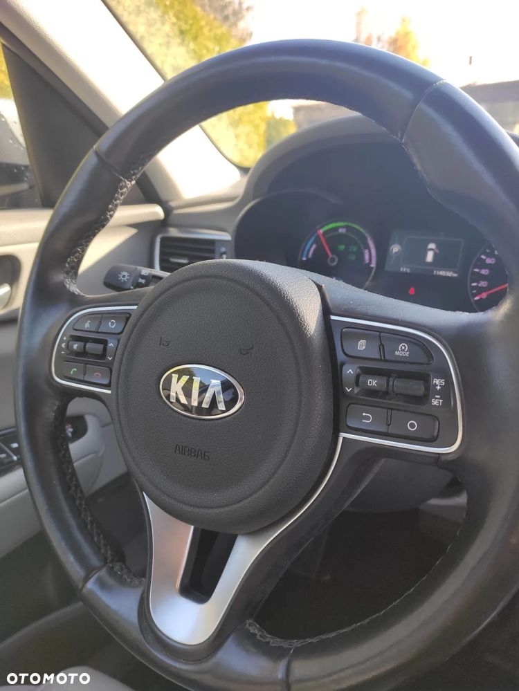 Kia Optima Plug-in Hybrid - 12