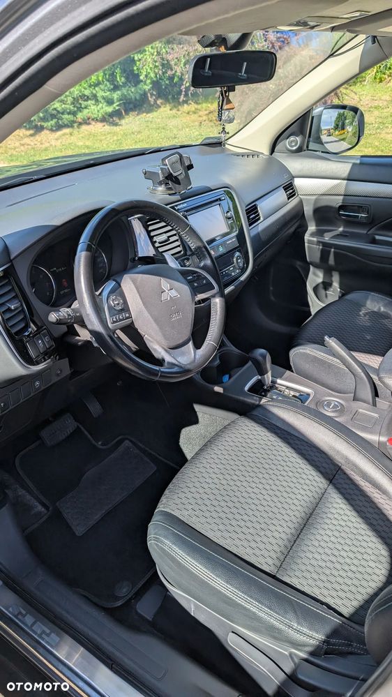 Mitsubishi Outlander 2.0 Intense + 4WD CVT - 9