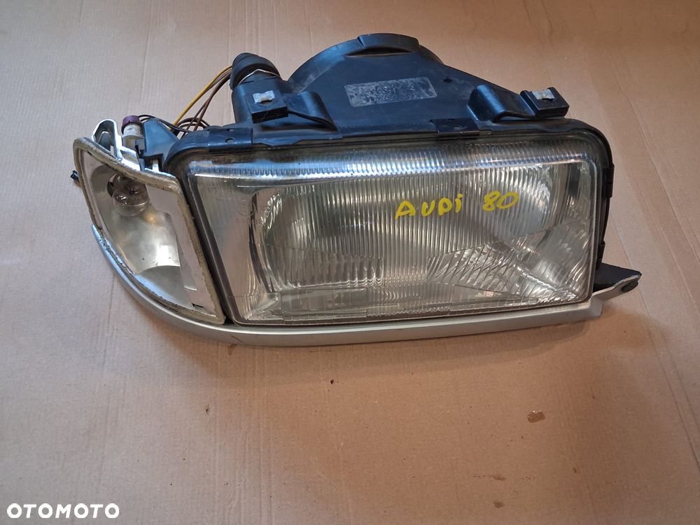 Lampa przód AUDI 80  prawa ORYGINAŁ - 2