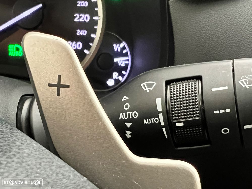 Lexus NX 300h Business - 34