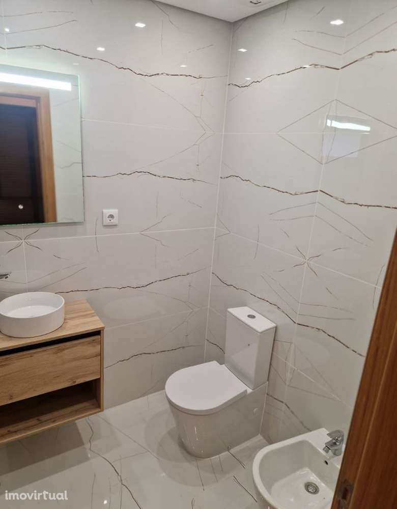 Andar de moradiaT2 Vilar do Paraíso - Grande imagem: 2/18