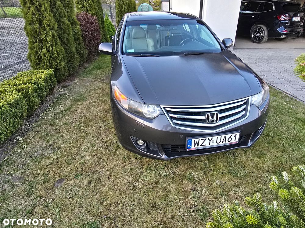 Honda Accord 2.0 Executive Navi - 1