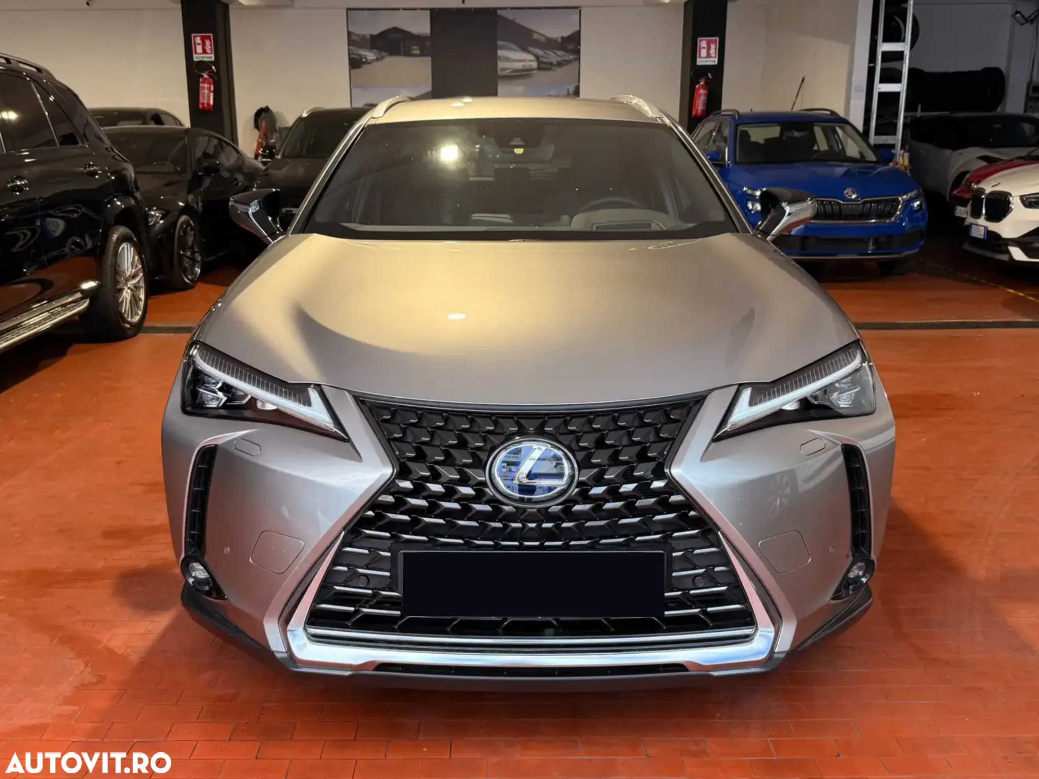 Lexus UX 250h 2.0L HEV 20H- (178 HP) 4X2 CVT Executive - 2