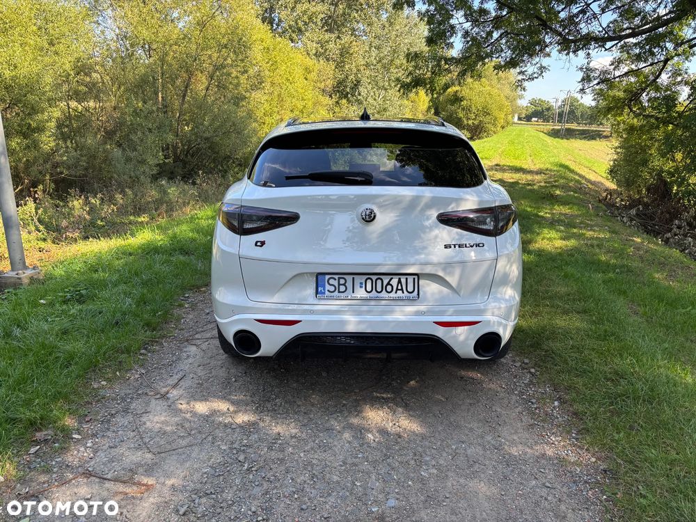 Alfa Romeo Stelvio - 11