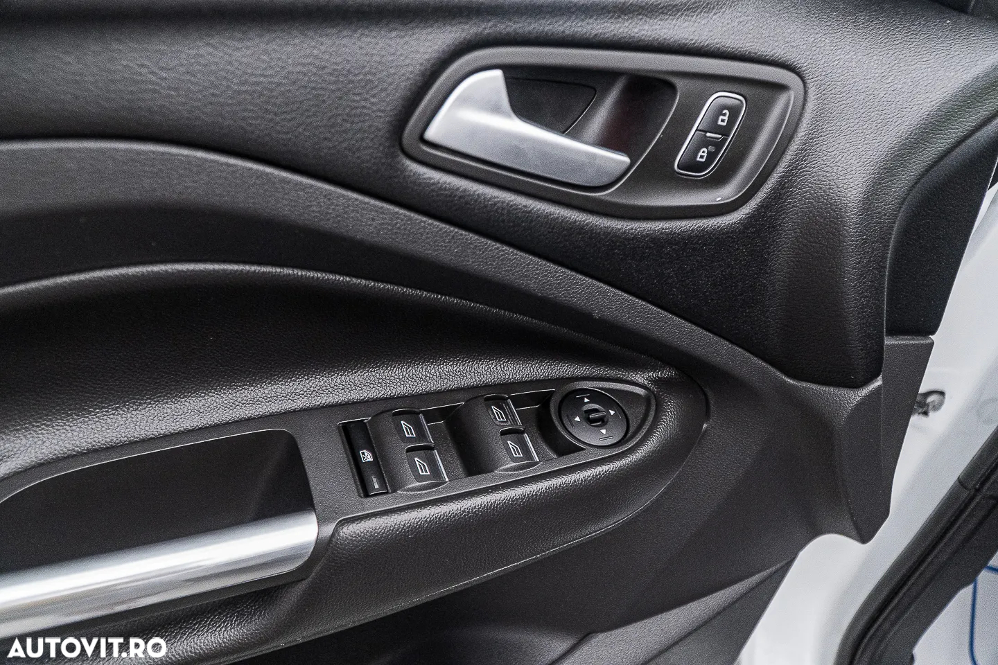 Ford Kuga 2.0 TDCi 4WD Powershift Titanium - 27