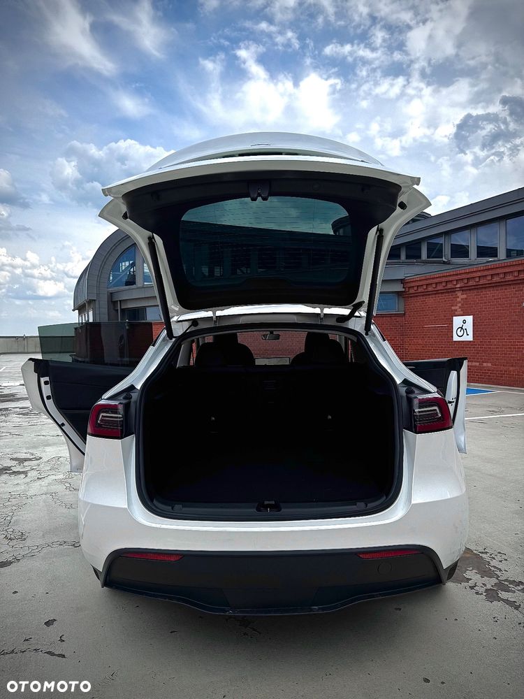 Tesla Y Long Range Dual Motor AWD - 10