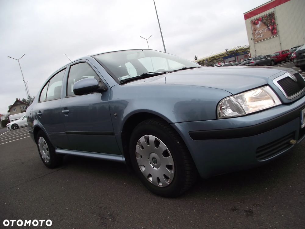 Skoda Octavia 1.6 Tour - 14