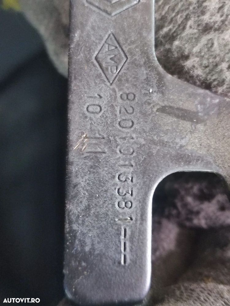 Suport pompa inalta presiune 8201013381 Dacia Duster 1 [2010 - 2013] - 3