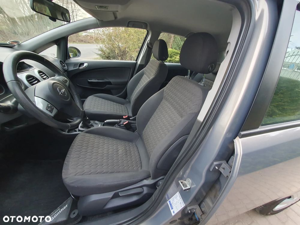 Opel Corsa 1.4 16V 150 Jahre - 10