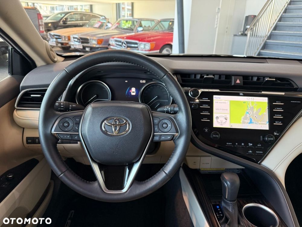Toyota Camry 2.5 Hybrid Executive CVT - 6