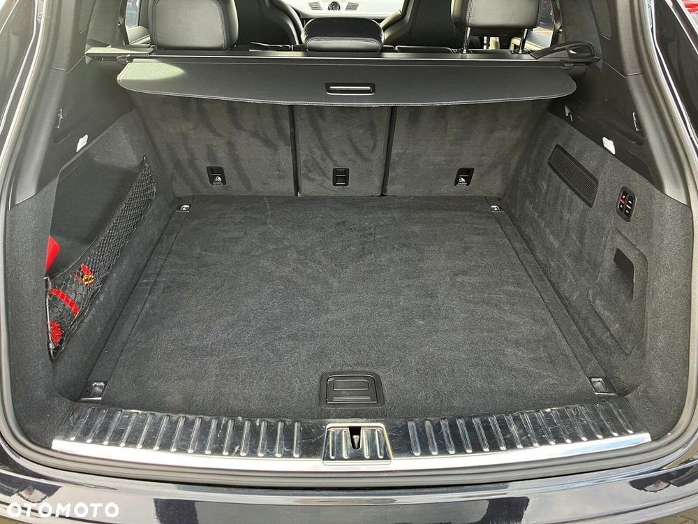 Porsche Cayenne - 34