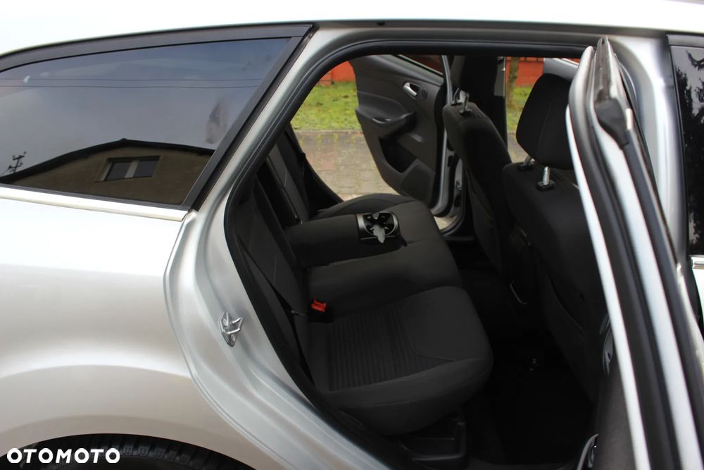 Ford Focus Turnier 1.5 EcoBlue Start-Stopp-System ST-LINE X - 17