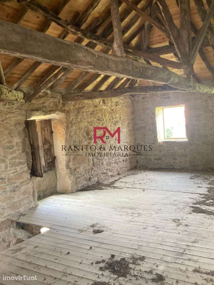 MORADIA EM PEDRA PARA REABILITAR EM MIRANDA DO DOURO, DISTRITO DE B... - Grande imagem: 3/9