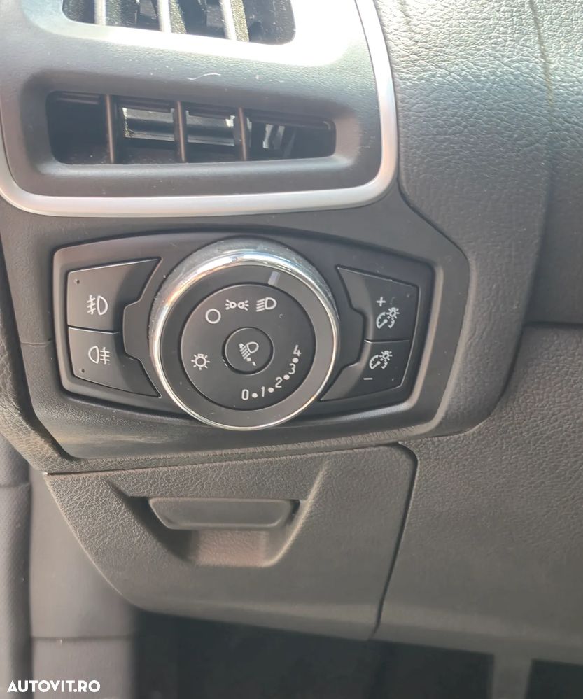 Ford Focus 1.0 EcoBoost Titanium - 10