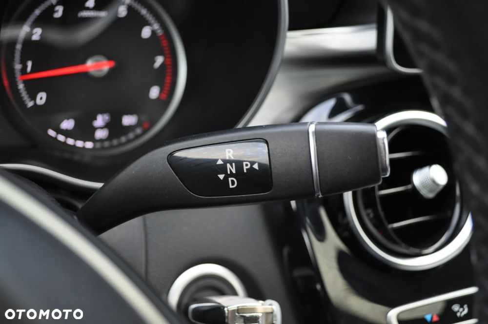 Mercedes-Benz Klasa C 180 7G-TRONIC Avantgarde - 31