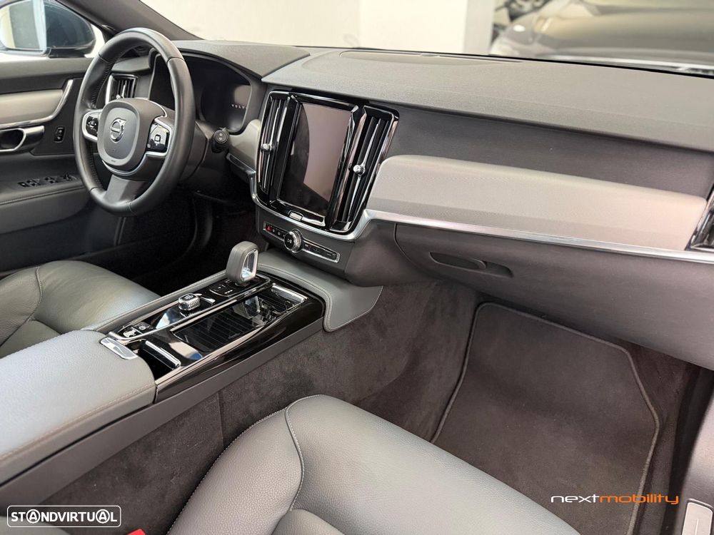 Volvo V90 2.0 T6 PHEV Inscription Expression AWD - 22