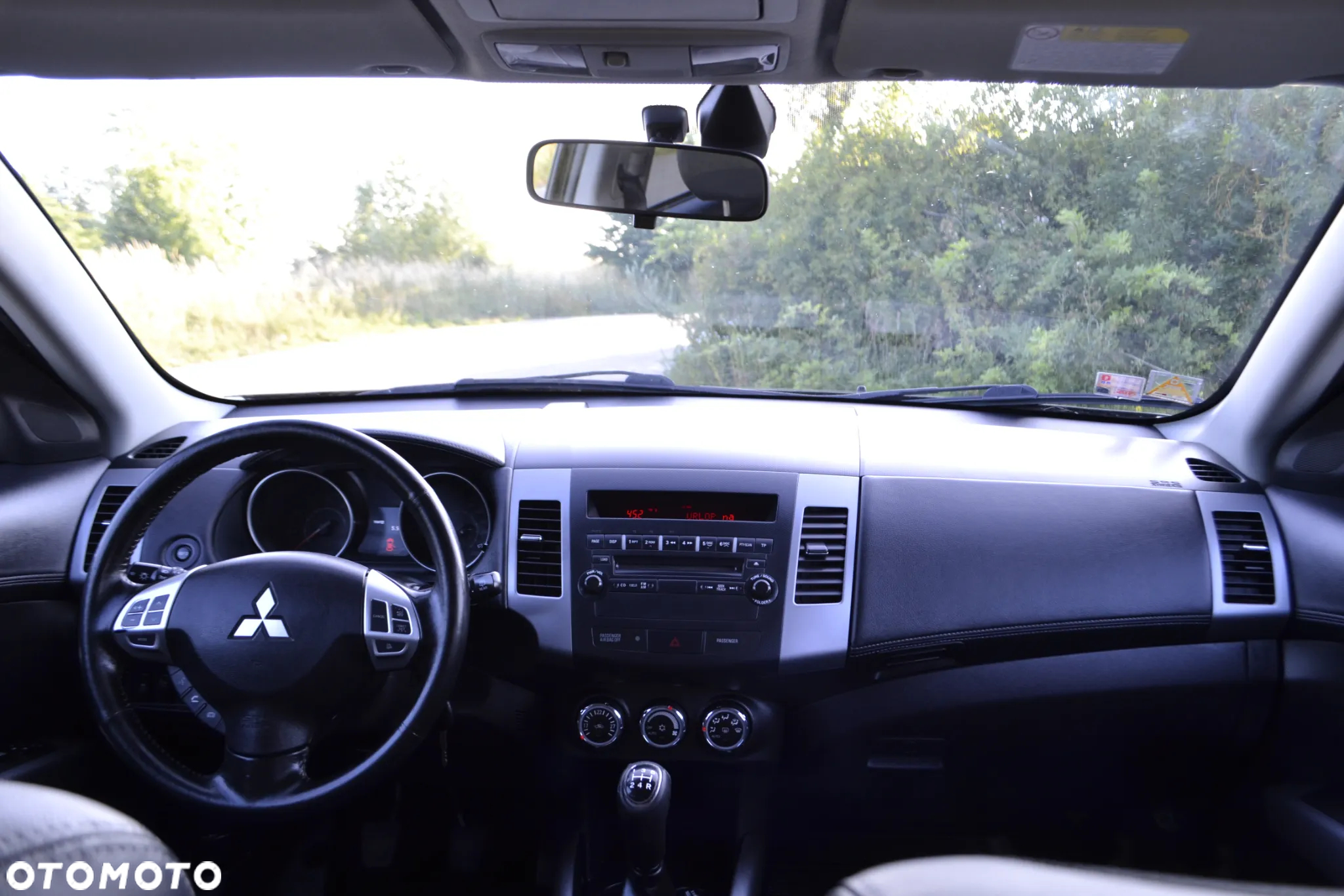 Mitsubishi Outlander 2.0 Intense 2WD EU5 - 23
