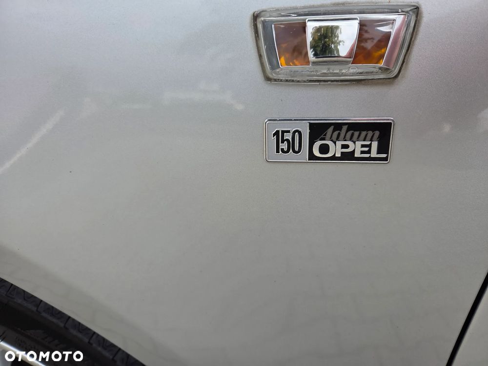 Opel Corsa 1.4 16V Edition 150 - 10