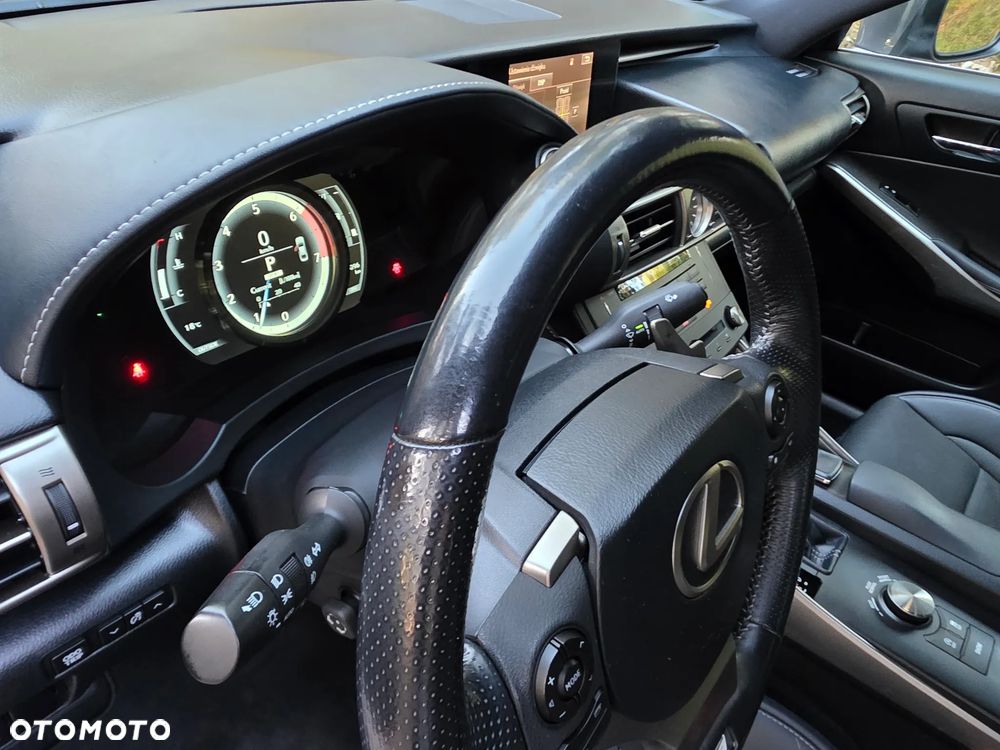 Lexus IS 200t Sport Line - 25