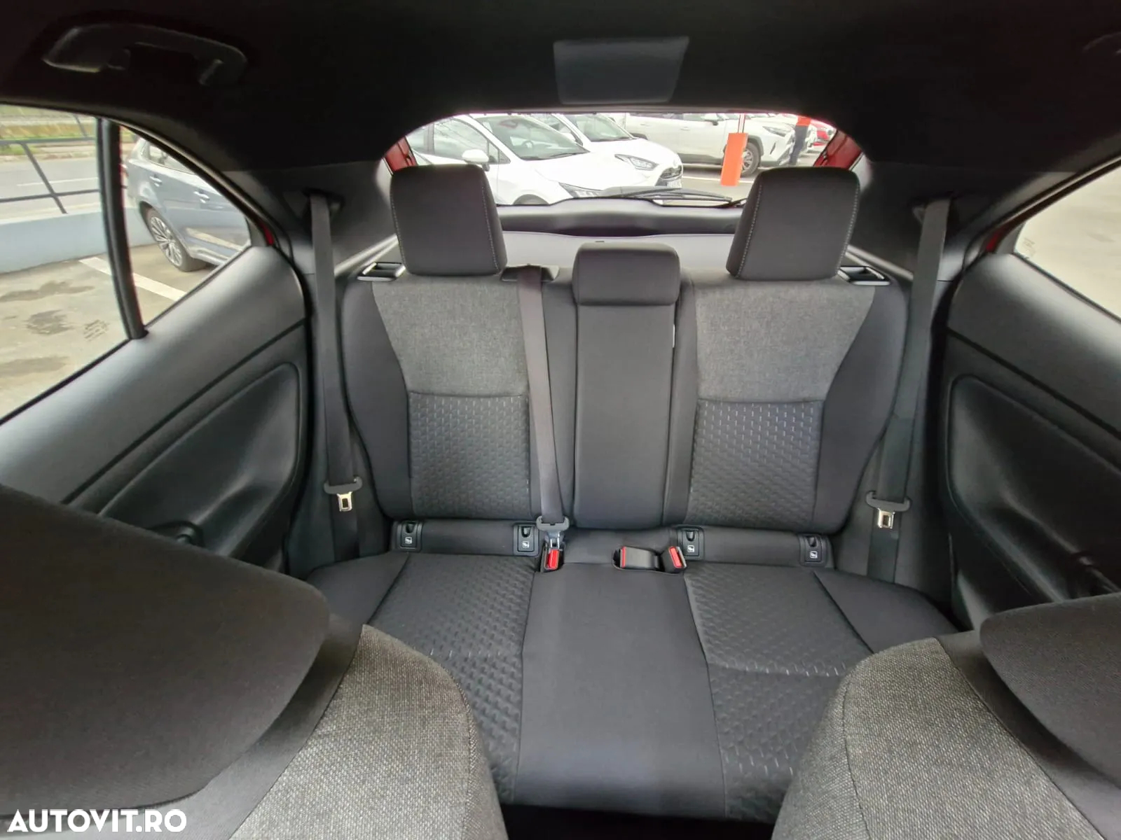 Toyota Yaris Cross 1.5 VVT-i HSD 116 4x2 HEV Dynamic - 12