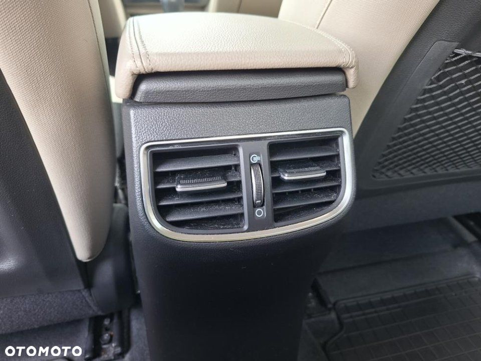 Hyundai Elantra - 14