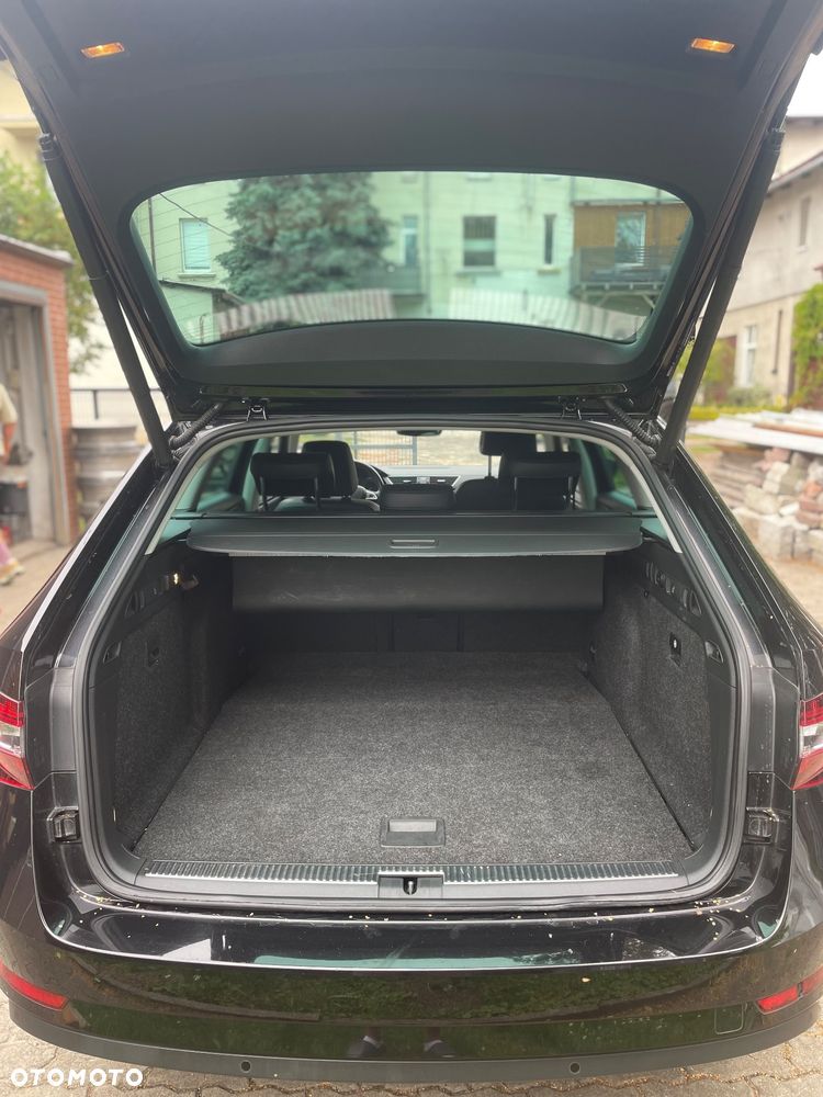 Skoda Superb 2.0 TDI DSG Style - 8
