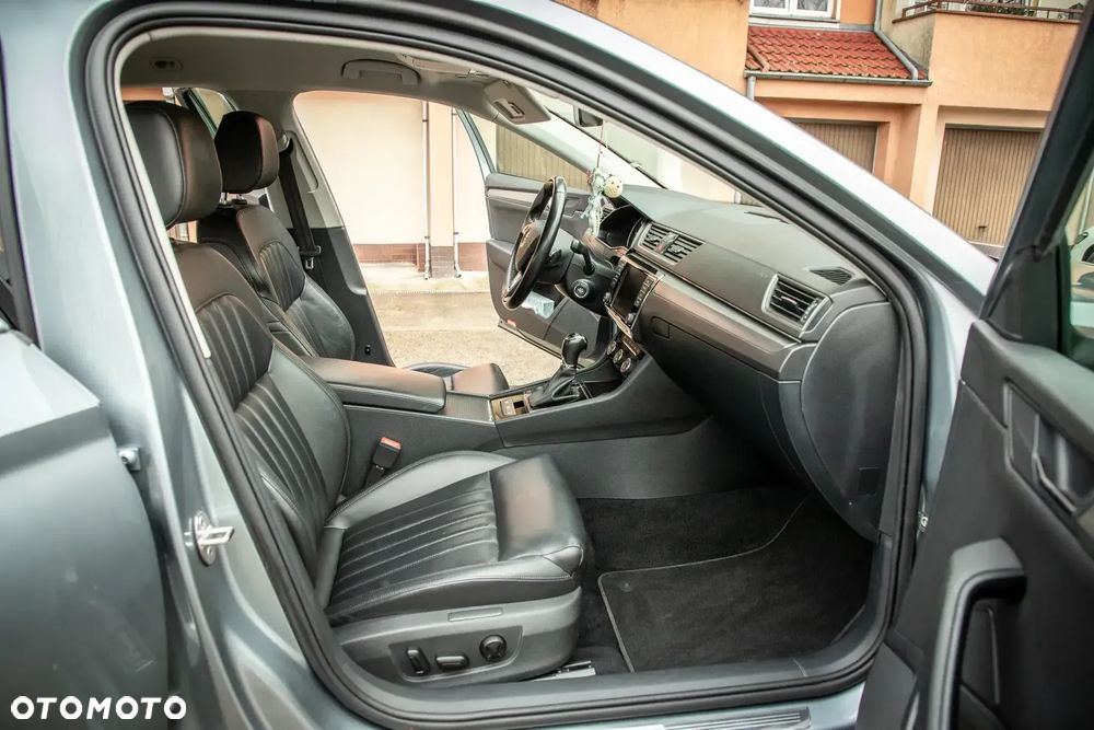 Skoda Superb 2.0 TDI DSG Style - 11