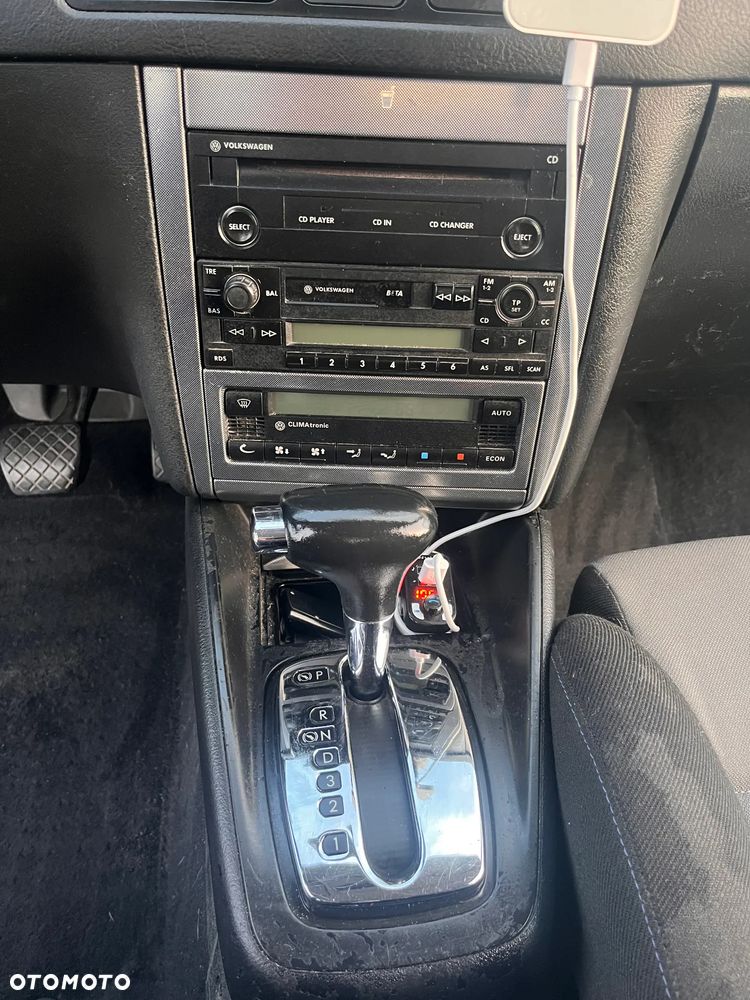 Volkswagen Golf 1.6 Comfortline - 4