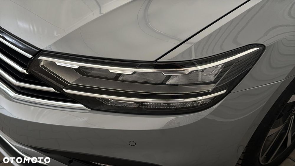 Volkswagen Passat Variant 2.0 TDI SCR Business DSG - 16