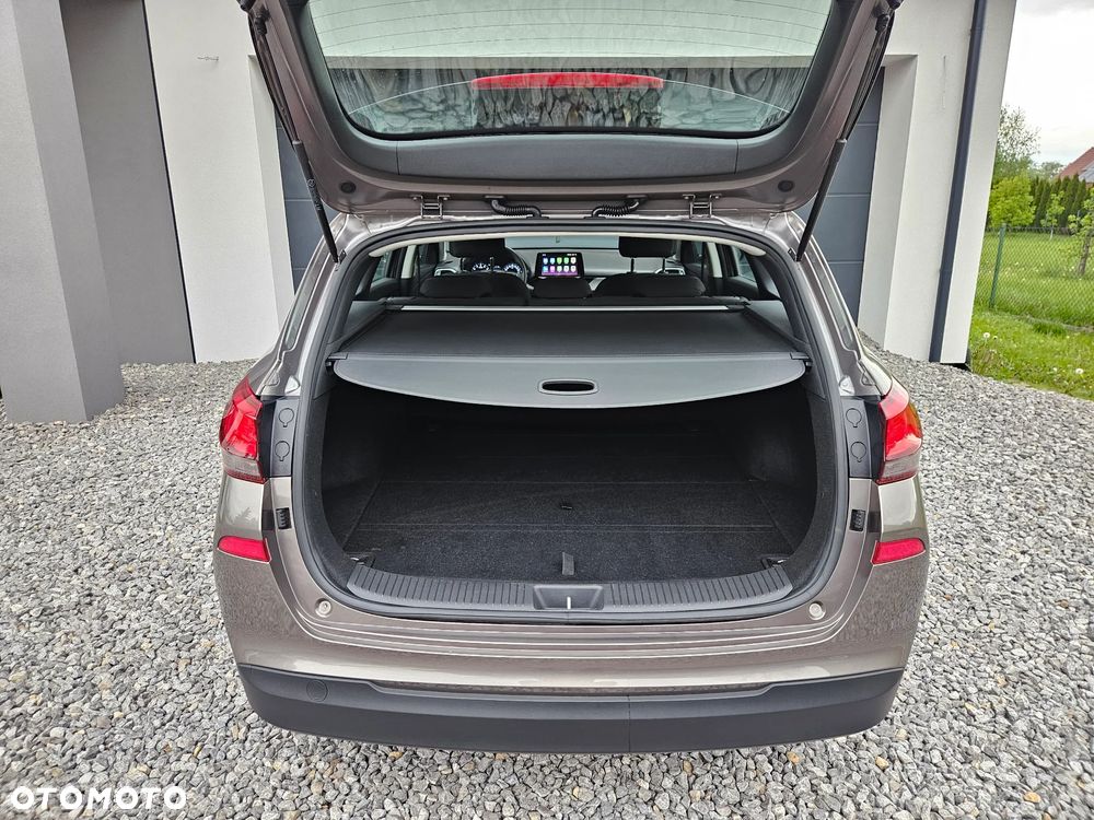 Hyundai i30 1.5 DPI Classic + - 25