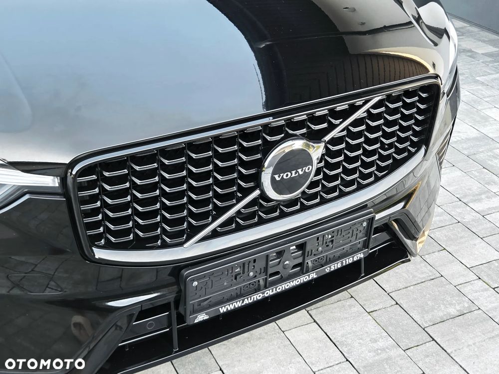 Volvo XC 60 B4 D AWD Plus Dark - 24