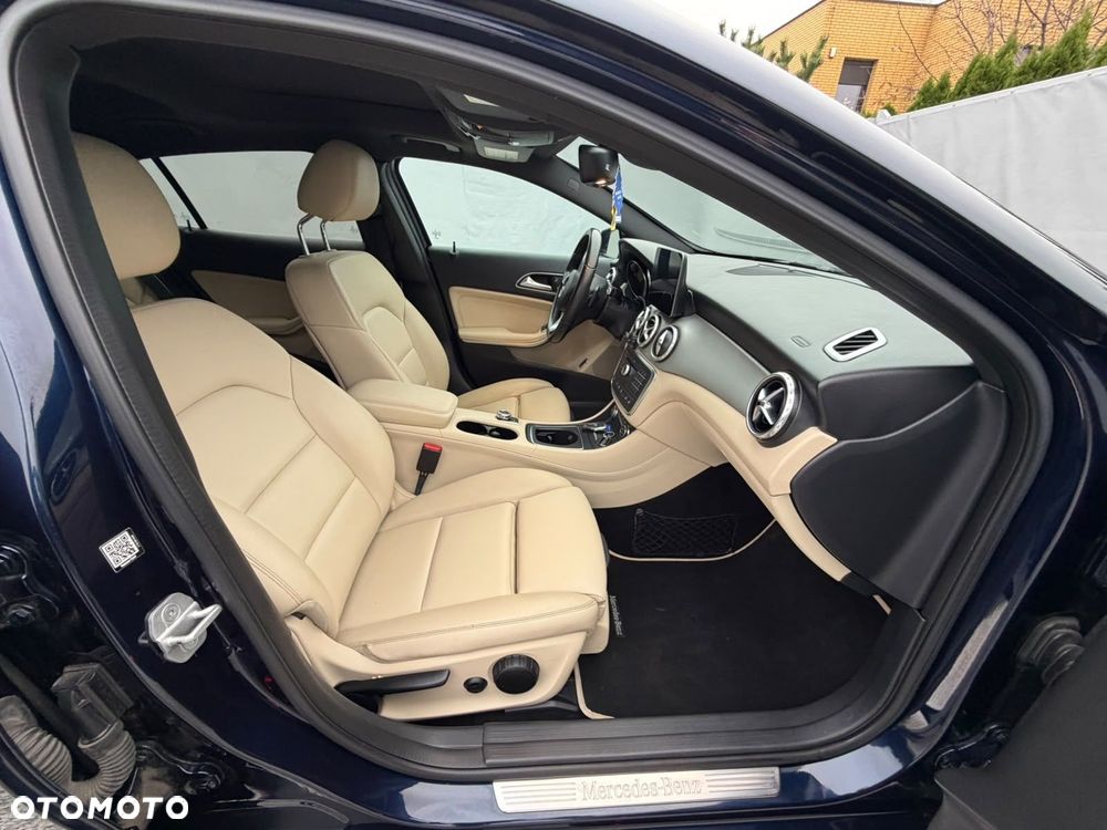 Mercedes-Benz GLA 250 7G-DCT Style - 21