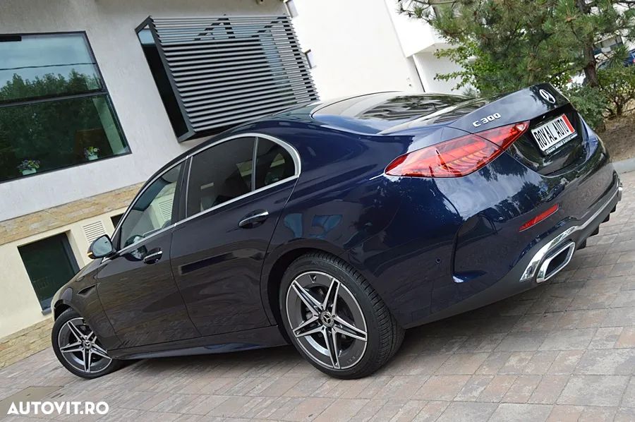 Mercedes-Benz C 300 4Matic 9G-TRONIC AMG Line - 7